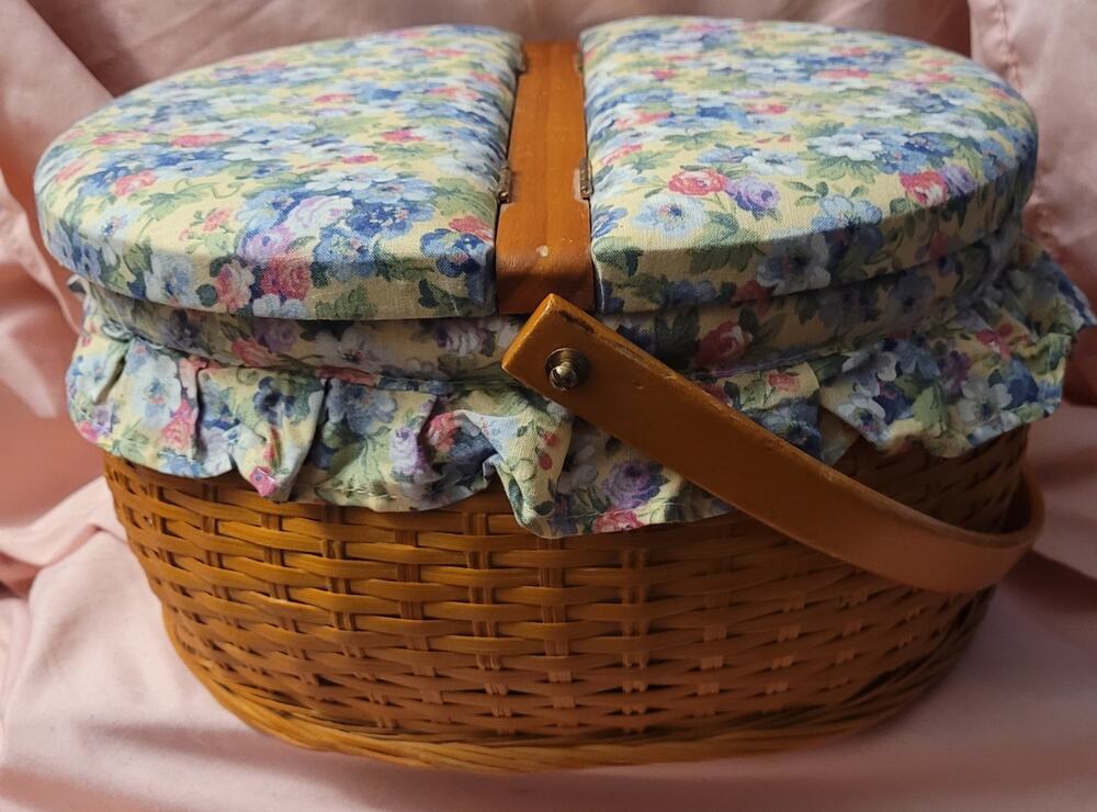 Vintage Floral Woven Basket Sewing Box With Wood Handle Roses Daisy